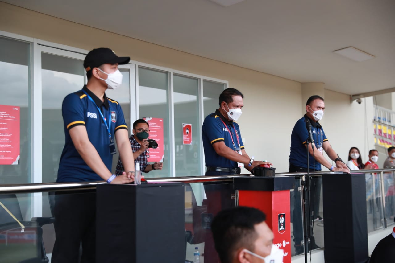 Pembukaan turnamen pra musim Piala  Menpora 2021 telah dimulai. Menteri Pemuda dan Olahraga Republik Indonesia (Menpora RI) Zainudin Amali menandai pembukaan dengan penekanan tombol sirine bersama Ketua Umum PSSI Mochamad Iriawan dan Walikota Solo Gibran 