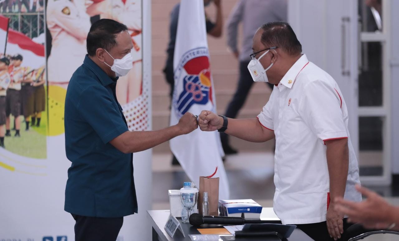 Menteri Pemuda dan Olahraga Republik Indonesia (Menpora RI) Zainudin Amali memimpin Rapat Koordinasi (Rakor) terkait persiapan Pekan Olahraga Nasional (PON) XX Papua di Auditorium Wisma Kemenpora, Selasa (8/6).(foto:rayki/kemenpora.go.id)