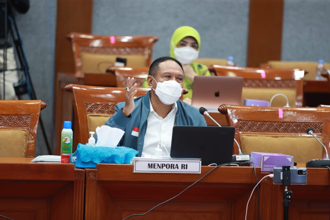 Menteri Pemuda dan Olahraga Republik Indonesia (Menpora RI) Zainudin Amali memiliki jagoannya dalam panggung Euro 2020. Perancis menjadi negara pilihan Menpora Amali untuk memenagi ajang kejuaraan olahraga tersebut.(foto:putra/kemenpora.go.id)