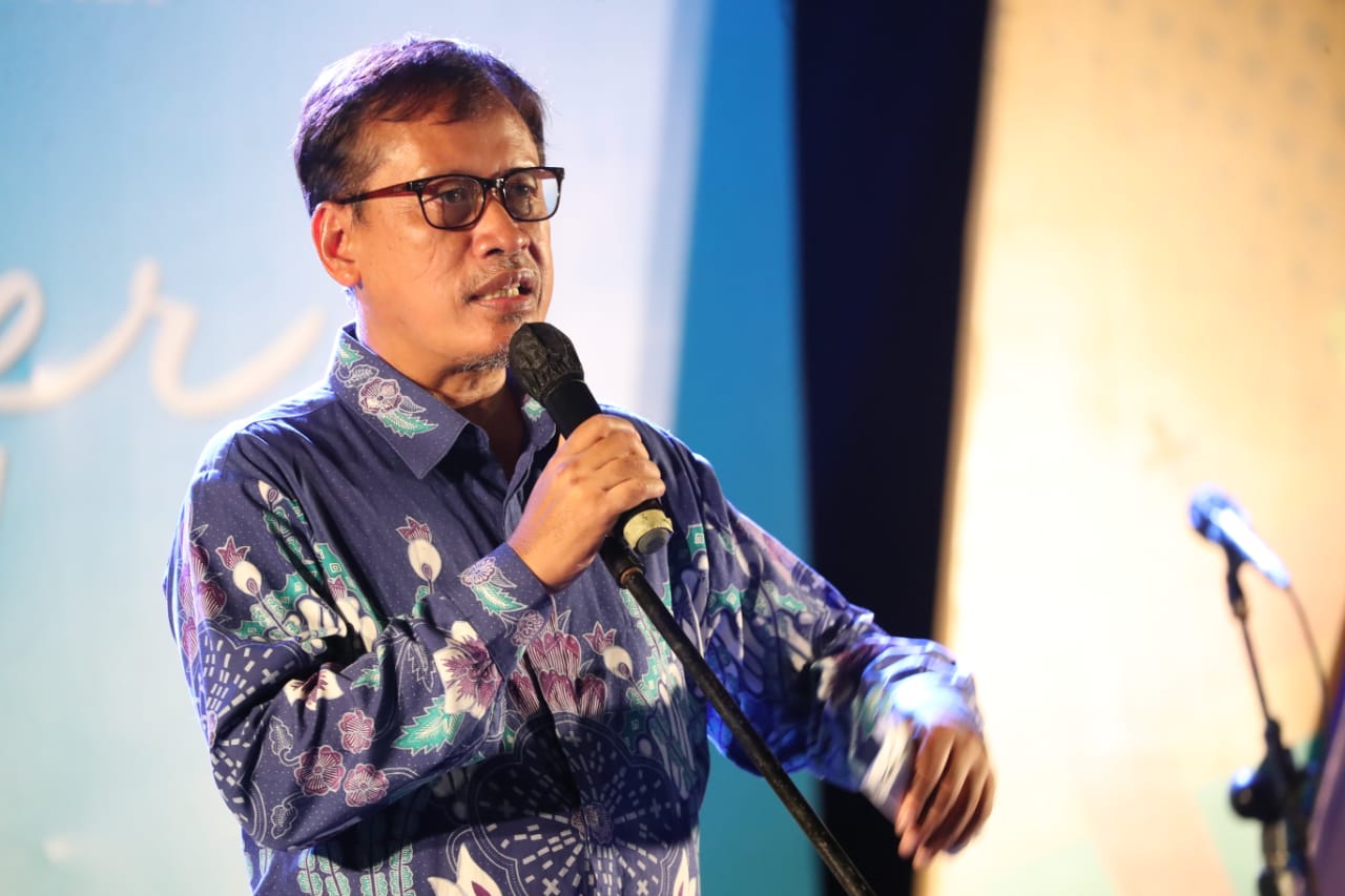 Deputi Bidang Pembudayaan Olahraga, Raden Isnata secara resmi membuka Pelatihan Pengembangan Pariwisata Olahraga Untuk Pemuda 2021 secara virtual dari Ruang Kerjanya, Kemenpora, Kamis (8/7). Deputi Isnanta mengatakan semoga ke depan pariwisata olahraga me