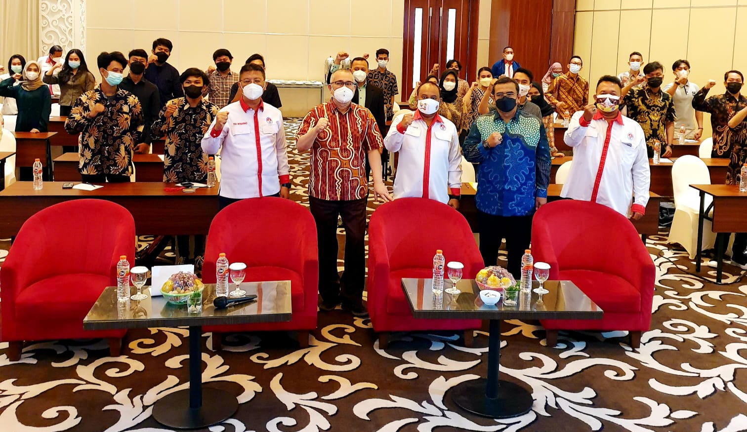 Deputi Bidang Pemberdayaan Pemuda, Faisal Abdullah didampingi Kepala Pusat Pemberdayaan Pemuda dan Olahraga Nasional, Tri Winarno serta Kadispora Provinsi Banten, Drs. Ahmad Syaukani, M.Si memberikan sambutan sekaligus membuka kegiatan Diklat Pemberdayaan