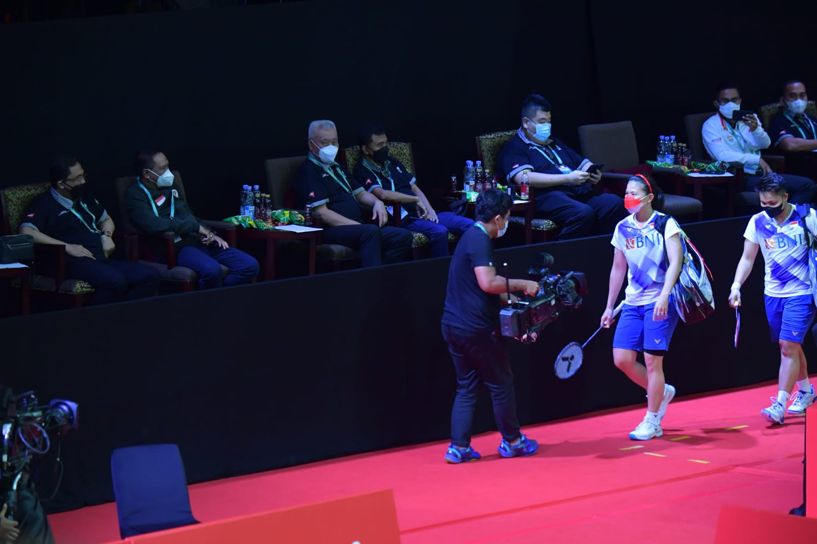 Menteri Pemuda dan Olahraga Republik Indonesia (Menpora RI), Zainudin Amali memantau pertandingan ajang kejuaraan bulu tangkis BWF World Tour Finals 2021 yang digelar di Bali pada tanggal 1-5 Desember 2021. (foto:bagus/kemenpora.go.id)