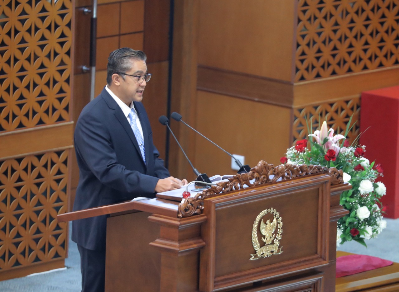 Ketua Panja UU SKN Dede Yusuf tegaskan bahwa UU Keolahragaan yang baru saja disahkan dalam Rapat Paripurna DPR RI ke-15 menjunjung tinggi kepentingan bangsa untuk kemajuan dunia olahraga dan kebugaran di Indonesia. (foto:imanuel/kemenpora.go.id)