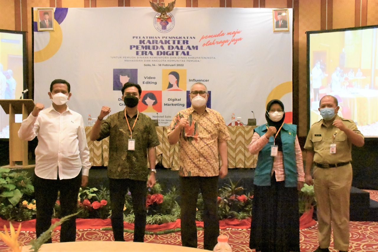  Kemenpora melalui Asisten Deputi Tenaga dan Peningkatan Sumber Daya Pemuda Deputi Bidang Pemberdayaan Pemuda Gelar Pelatihan Peningkatan Karakter Pemuda Dalam Era Digital di Hotel Novotel, Solo, Jawa Tengah (14/2)(foto:iwan/deputi1)