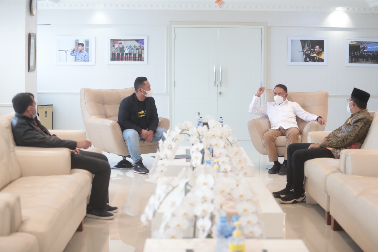 Menteri Pemuda dan Olahraga Republik Indonesia (Menpora RI) Zainudin Amali menyambut baik rencana Bupati Gresik Fandy Akhmad Yani yang akan menggelar kejuaraan panjat tebing tingkat internasional di daerahnya. Menpora Amali memberi saran agar agenda olahr