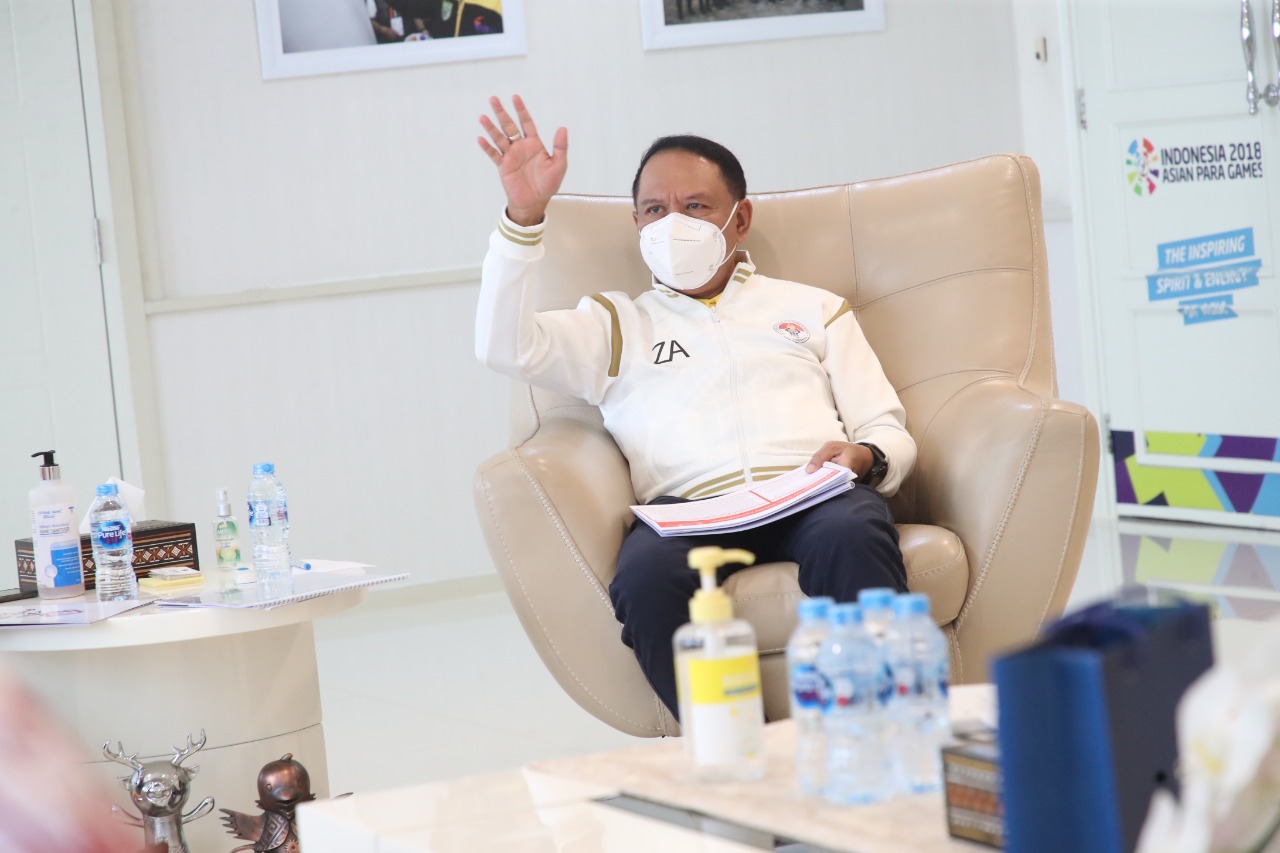 Menteri Pemuda dan Olahraga (Menpora) Republik Indonesia Zainudin Amali menerima Ketua Umum Pengurus Special Olympics Indonesia (SOIna) Warsito Ellwein dan jajaran, di Ruang Kerja Lantai 10 Graha Pemuda Senayan Jakarta Pusat, Kamis (31/3) siang. (foto:put