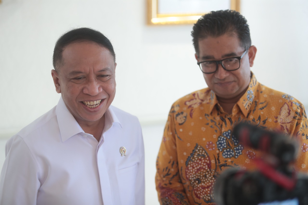 Penjabat Gubernur Sulawesi Barat (Sulbar) Akmal Malik menyampaikan apresiasi kepada Menteri Pemuda dan Olahraga (Menpora) Zainudin Amali atas perhatian dan dukungannya dalam membangun kepemudaan dan keolahragaan di Indonesia. (foto:raiky/kemenpora.go.id)
