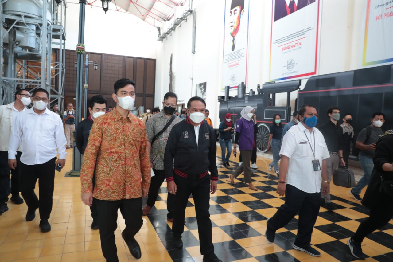 Perhelatan Asean Para Games 2022 sudah tinggal beberapa bulan lagi, Menteri Pemuda dan Olahraga Republik Indonesia (Menpora RI) Zainudin Amali dan Wali Kota Solo Gibran Rakabuming Raka meminta kepada masyarakat dan media untuk mendukung publikasi kesiapan