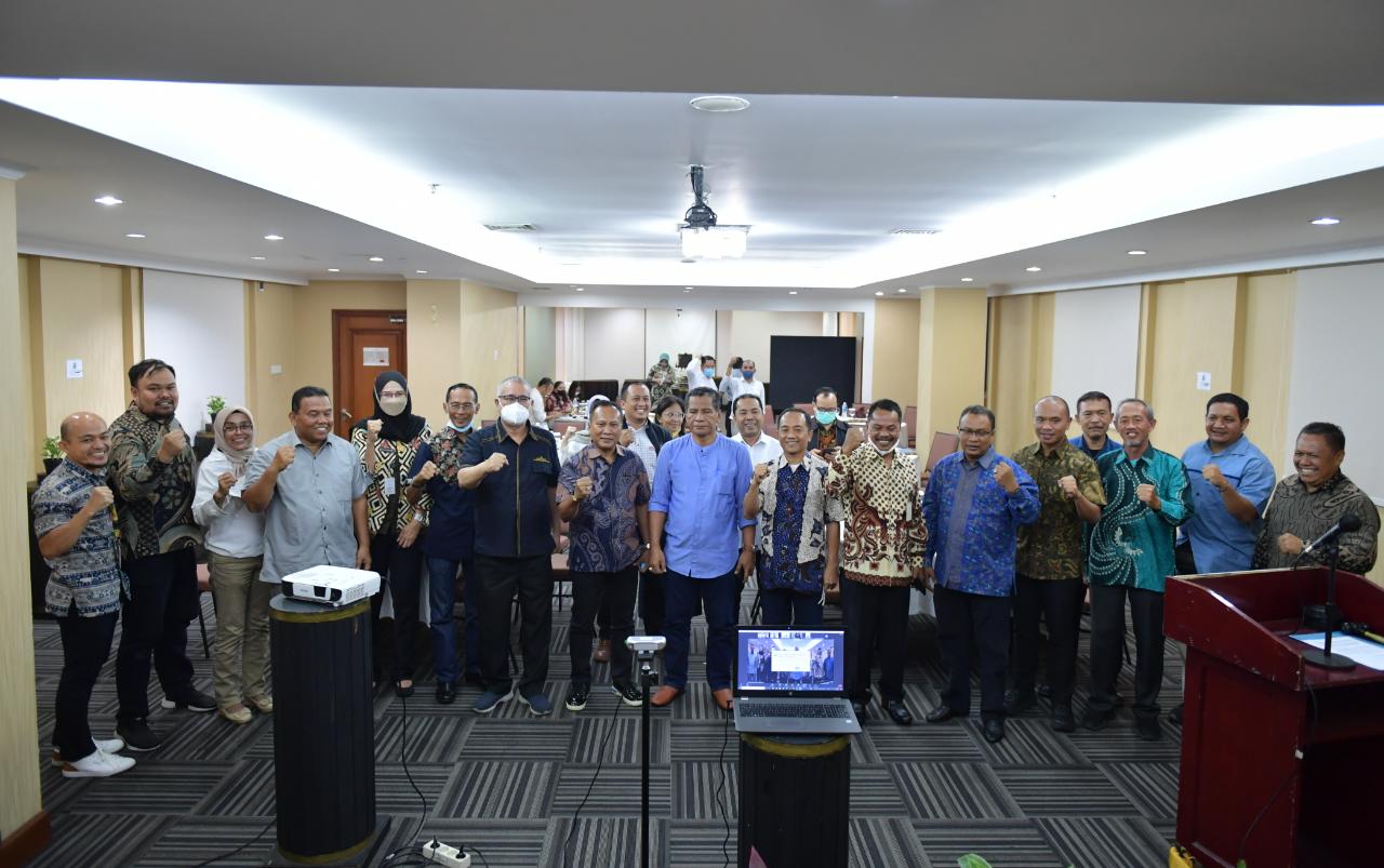 Kementerian Pemuda dan Olahraga (Kemenpora) Republik Indonesia menggelar Rapat Koordinasi Persiapan Kegiatan Pekan Kreativitas Pemuda Indonesia 2022. Deputi Pemberdayaan Pemuda Faisal Abdullah membuka rakor tersebut di Ballroom Hotel Park Regis Arion, Kem