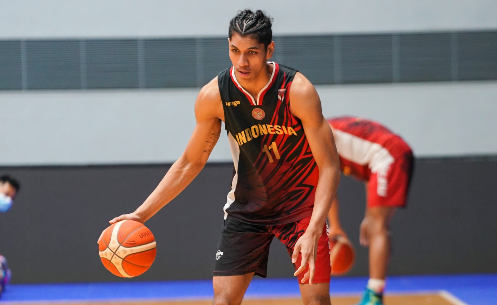 Pemain timnas basket Indonesia Derrick Michael Xzavierro cs bertekad kembali torehkan sejarah untuk membuat bangsa Indonesia kembali bangga saat timnas berjuang pada FIBA Asia Cup 2022 12-24 Juli mendatang di Istora Senayan, Jakarta.(foto:egan/kemenpora.g
