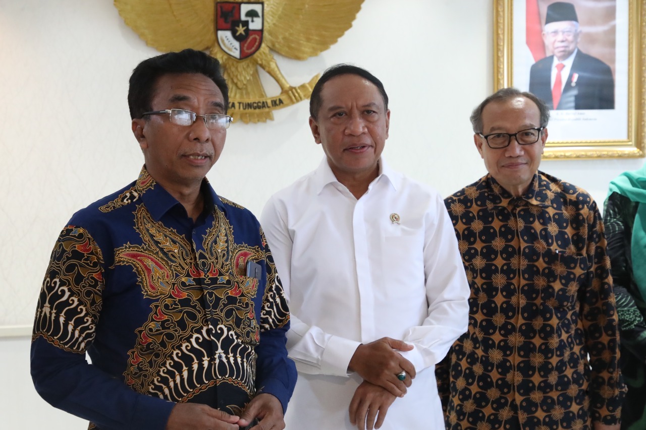 Menteri Pemuda dan Olahraga Republik Indonesia (Menpora RI), Zainudin Amali mengapresiasi upaya-upaya Korps Alumni Himpunan Mahasiswa Islam (KAHMI) yang membantu pemerintah dalam hal pembinaan kaderisasi generasi muda, yang diharapkan menjadi pemegang est
