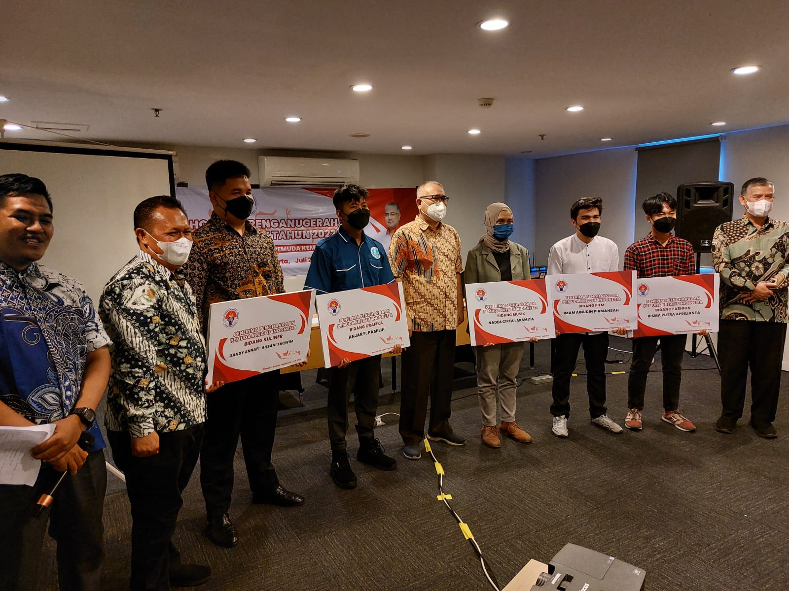 Kementerian Pemuda dan Olahraga Republik Indonesia (Kemenpora RI) merancang dan melahirkan program yang ditujukan untuk memantik dan memberdayakan bakat dan potensi para pemuda di penjuru tanah air. Program itu diimplementasikan dengan melalukan safari ke
