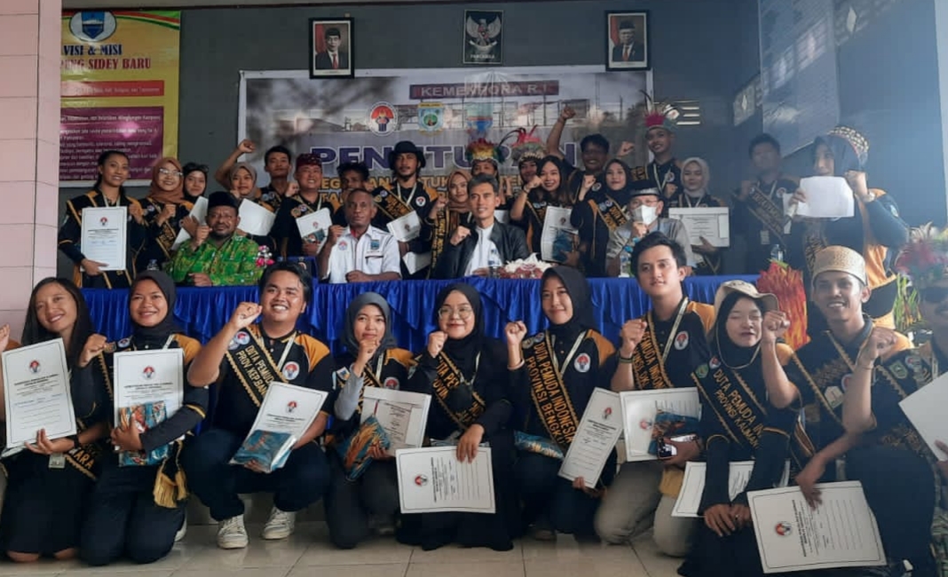 Deputi Pengembangan Pemuda Kementerian Pemuda dan Olahraga (Kemenpora) Asrorun Niam Soleh menyatakan anak-anak muda perlu diberikan pengalaman secara langsung untuk memahani, menyaksikan, dan merasakan keragaman bangsa. (foto:dok/deputi2)