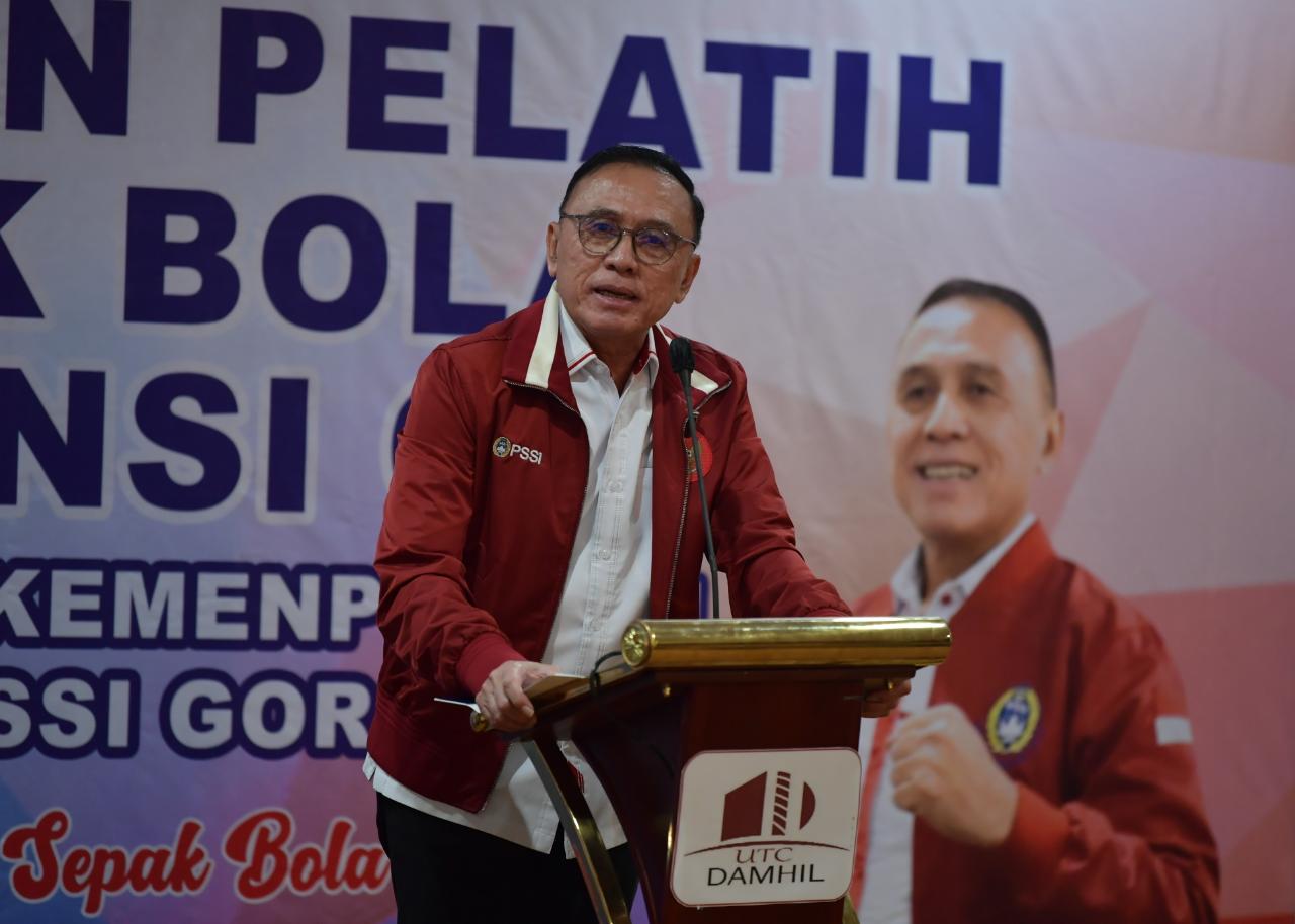 Ketua Umum PSSI Mochamad Iriawan dan Ketua Asprov Gorontalo Lahmudin Hambali menyampaikan terima kasih atas dukungan Menteri Pemuda dan Olahraga Republik Indonesia Zainudin Amali terhadap pembinaan dan kemajuan sepakbola Indonesia. (foto:putra/kemenpora.g