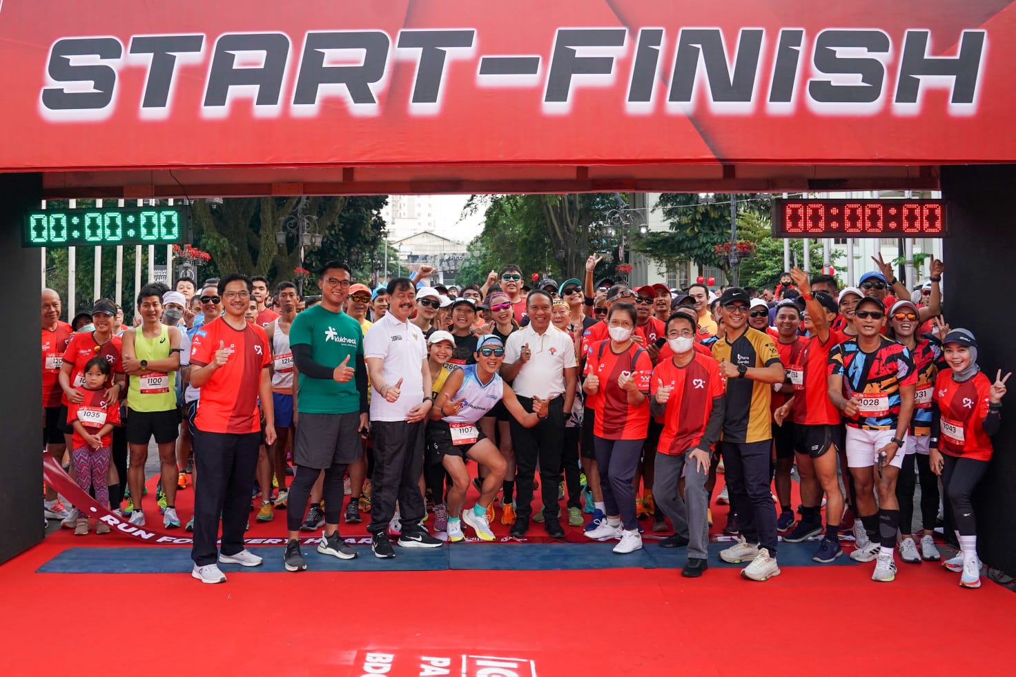 Menteri Pemuda dan Olahraga Republik Indonesia (Menpora RI) Zainudin Amali secara resmi membuka Event Lari Pikiran Rakyat (PR) Ignite Paramarta, Charity Run For Every Heart Bandung 2022 di Halaman Gedung Merdeka Bandung, Jawa Barat. Menpora Amali apresias
