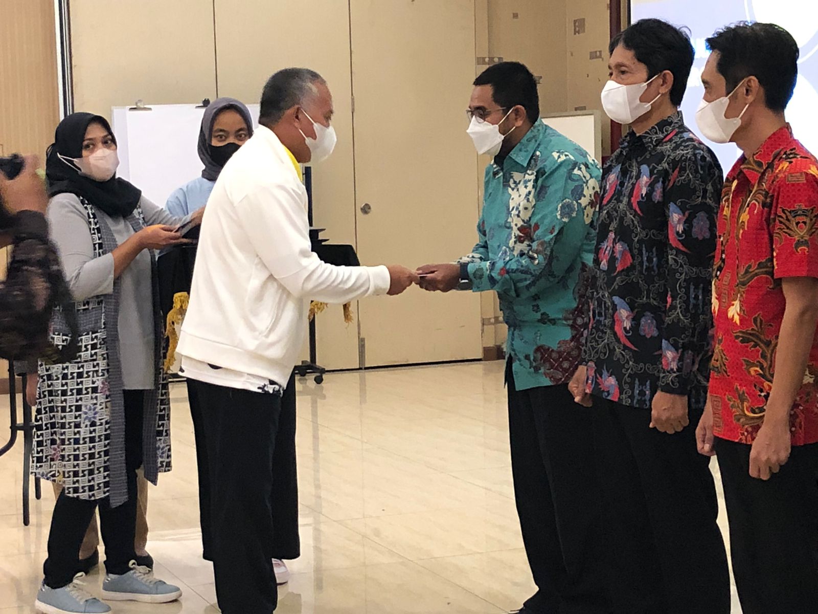 Kementerian Pemuda dan Olahraga Republik Indonesia (Kemenpora RI) memberikan keterampilan terhadap atlet berprestasi yang telah memasuki masa purnabakti. Mereka yang mendapatkan materi keterampilan tersebut adalah 30 orang yang berasal dari NPC.(foto:isti