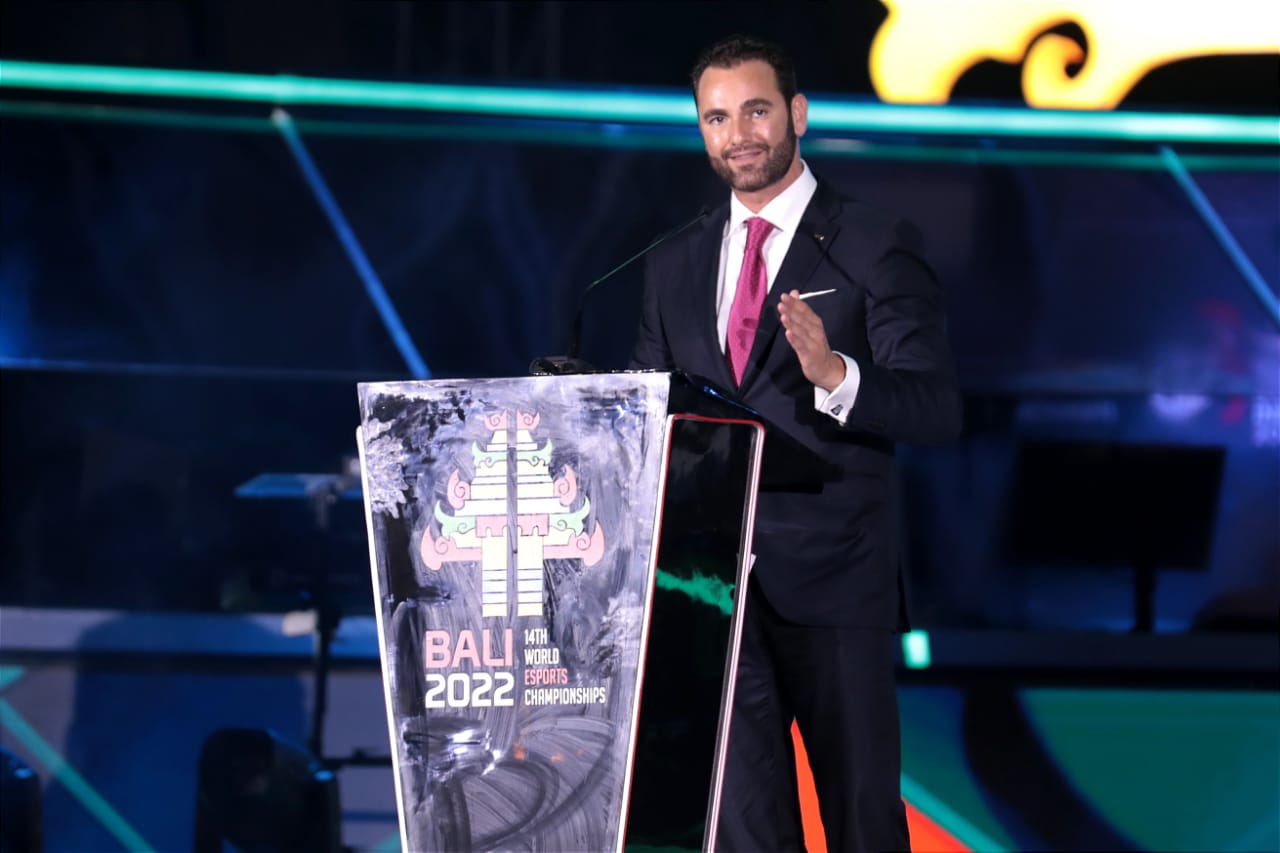 Presiden IESF Vlad Marinescu yang hadir langsung pada Kejuaraan Dunia Esport ke-14 tahun 2022 di Bali mengucapkan terima kasih kepada Menteri Pemuda dan Olahraga Republik Indonesia (Menpora RI) Zainudin Amali yang telah mendukung perkembangan esport di In