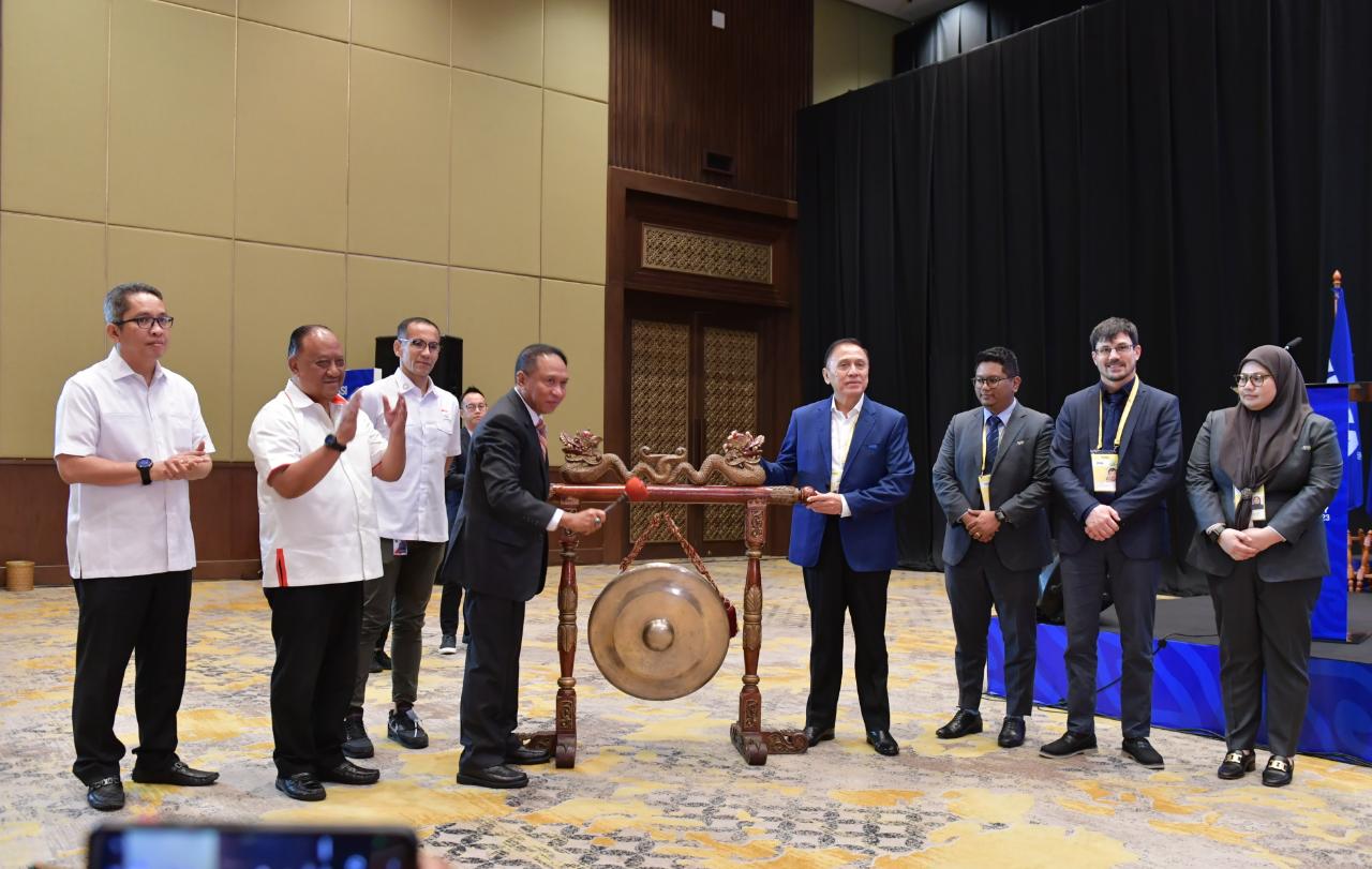 Menteri Pemuda dan Olahraga Republik Indonesia (Menpora RI) Zainudin Amali secara resmi membuka Kongres Biasa Persatuan Sepakbola Seluruh Indonesia (PSSI) tahun 2023 di Grand Ballroom Hotel Sultan, Senayan, Jakarta.(foto:bagus/kemenpora.go.id)