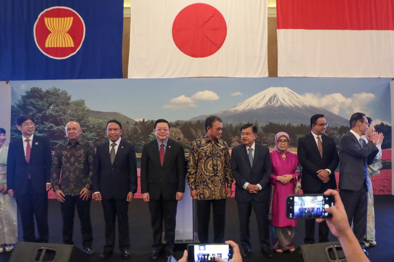 Menteri Pemuda dan Olahraga Republik Indonesia (Menpora RI) Zainudin Amali, menghadiri Acara Perayaan Ulang Tahun Yang Mulia Kaisar Jepang Naruhito yang ke-63 di Ballroom Hotel Mulia Senayan, Jakarta, Kamis (23/2) malam. (foto:egan/kemenpora.go.id)