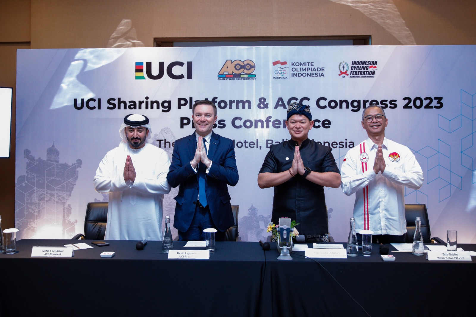 Presiden Union Cycliste Internationale (UCI) David Lappartient memujii perkembangan balap sepeda di Asia, khususnya Indonesia. Dia menyebut gairah dan perkembangan yang ditunjukkan dari olahraga tersebut sangat luar biasa.(foto:dok/nocindonesia)