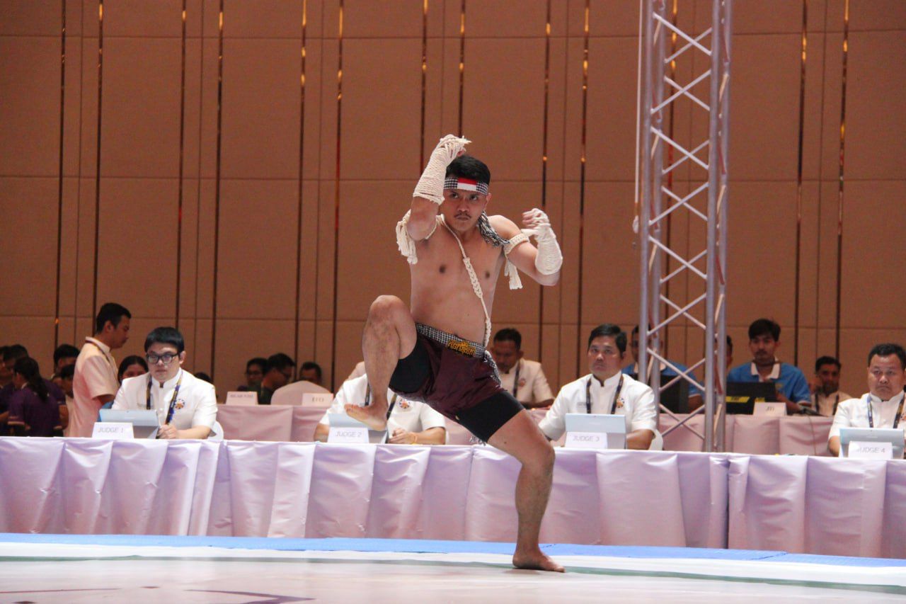 Kun bokator menjadi cabang olahraga pertama yang menyumbangkan medali buat Tim Indonesia di SEA Games 2023 Kamboja. Adalah Alfadila Ramadhan yang berhasil meraih medali perak dengan catatan 7,67 poin di nomor Men Single Bokator Sprint Form. (foto:NOC Indo