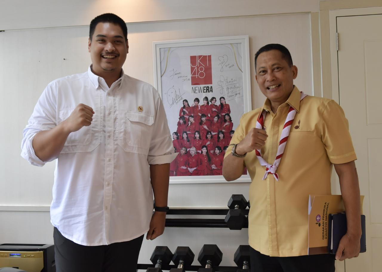 Menteri Pemuda dan Olahraga Republik Indonesia (Menpora RI) Dito Arotedjo hari Kamis (11/5) sore menerima Ketua Kawartir Nasional (Kwarnas) Pramuka, Budi Waseso dan rombongan di Lantai 10, Kemenpora, Senayan, Jakarta. (foto:bagus/kemenpora.go.id)