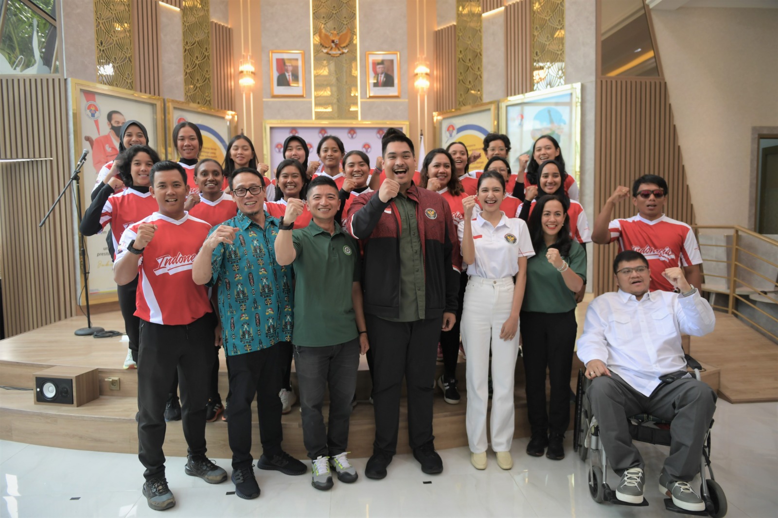 Menteri Pemuda dan Olahraga Republik Indonesia (Menpora RI) Dito Ariotedjo, secara resmi melepas Tim Nasional Baseball Putri Indonesia untuk mengikuti Kejuaraan BFA Women's Baseball Asian Cup 2023 di Media Center Kemenpora, Senayan, Jakarta, Jumat (12/5)