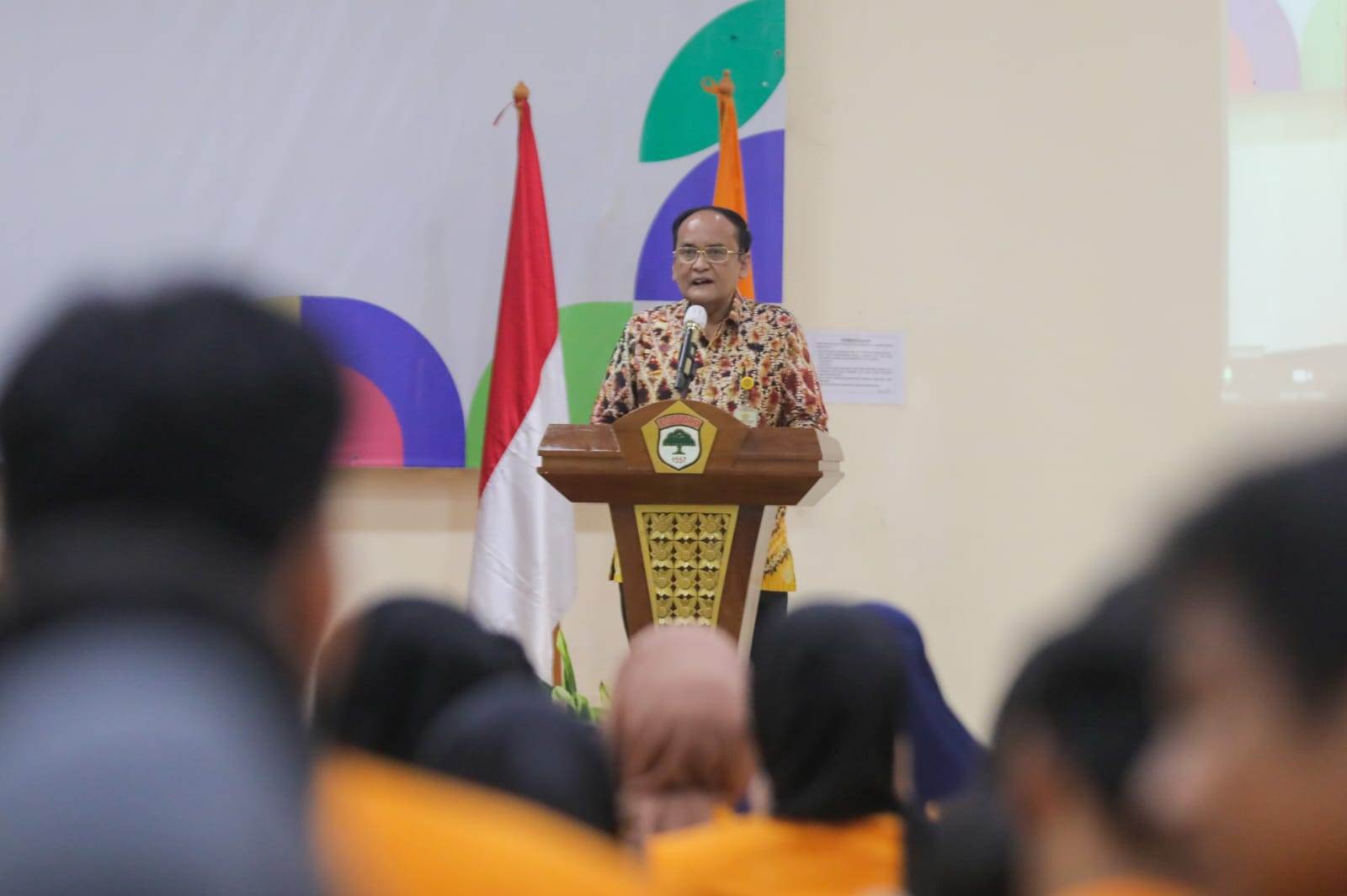 Rektor Institut Bisnis dan Informatika (IBI) Kosgoro 1957 Haswan Yunaz membuka Kuliah Umum Kewirausahaan Pemuda, di Graha Kosgoro, Jl Moch Kahfi II No 33, Srengseng Sawah, Jagakarsa, Jakarta Selatan, Jum'at (19/5) pagi.(foto:egan/kemenpora.go.id)