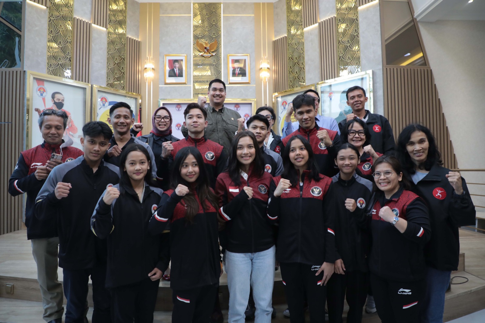 Menteri Pemuda dan Olahraga Republik Indonesia (Menpora RI) Dito Ariotedjo menerima audiensi dari Ketua Pengurus Besar Persatuan Senam Indonesia (PB Persani) Ita Yuliati Irawan beserta jajarannya di Media Center Kemenpora, Jakarta, Selasa (23/5).(foto:yay