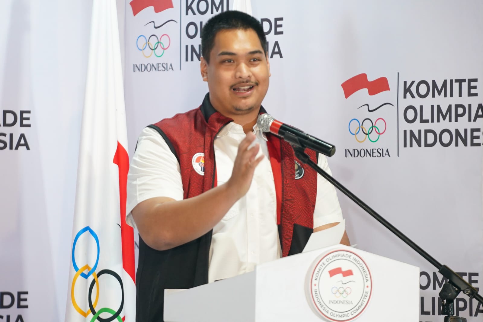 Kontingen Merah Putih telah menuai prestasi membanggakan di SEA Games 2023 Kamboja, Menpora Dito harap para atlet Indonesia mulai mempersiapkan menghadapi Asian Games 2023 Hangzhou dan kualifikasi Olimpiade 2024 Paris.(foto: egan/kemenpora.go.id)