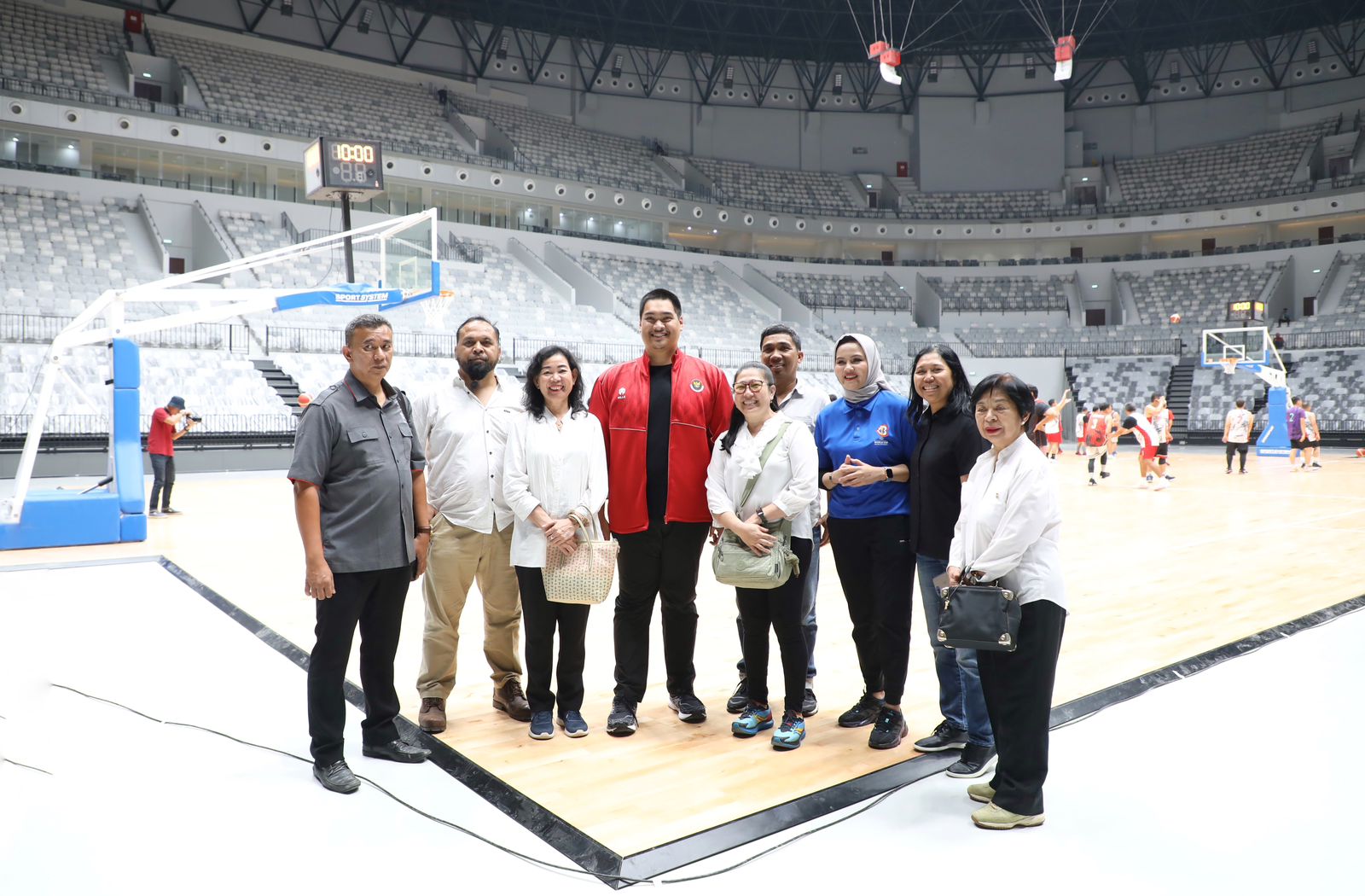 Menteri Pemuda dan Olahraga Republik Indonesia (Menpora RI) Dito Ariotedjo menerima audiensi Ketua Umum Indonesian Olympian Association (IOA) Yayuk Basuki dan rombongan di Indoor Multifunction Stadium (IMS), Gelora Bung Karno (GBK), Jakarta, Rabu (7/6) so