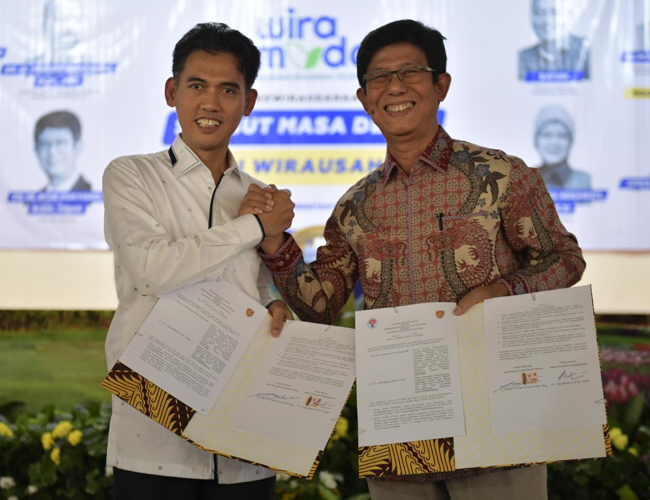 Rektor Universitas Krisnadwipayana (Unkris) Ayub Muktiono menyampaikan bahwa Unkris bekerja sama dengan Kementerian Pemuda dan Olahraga Republik Indonesia (Kemenpora RI) sudah tiga kali menggelar Kuliah Kewirausahaan Pemuda. (foto:bagus/kemenpora.go.id)