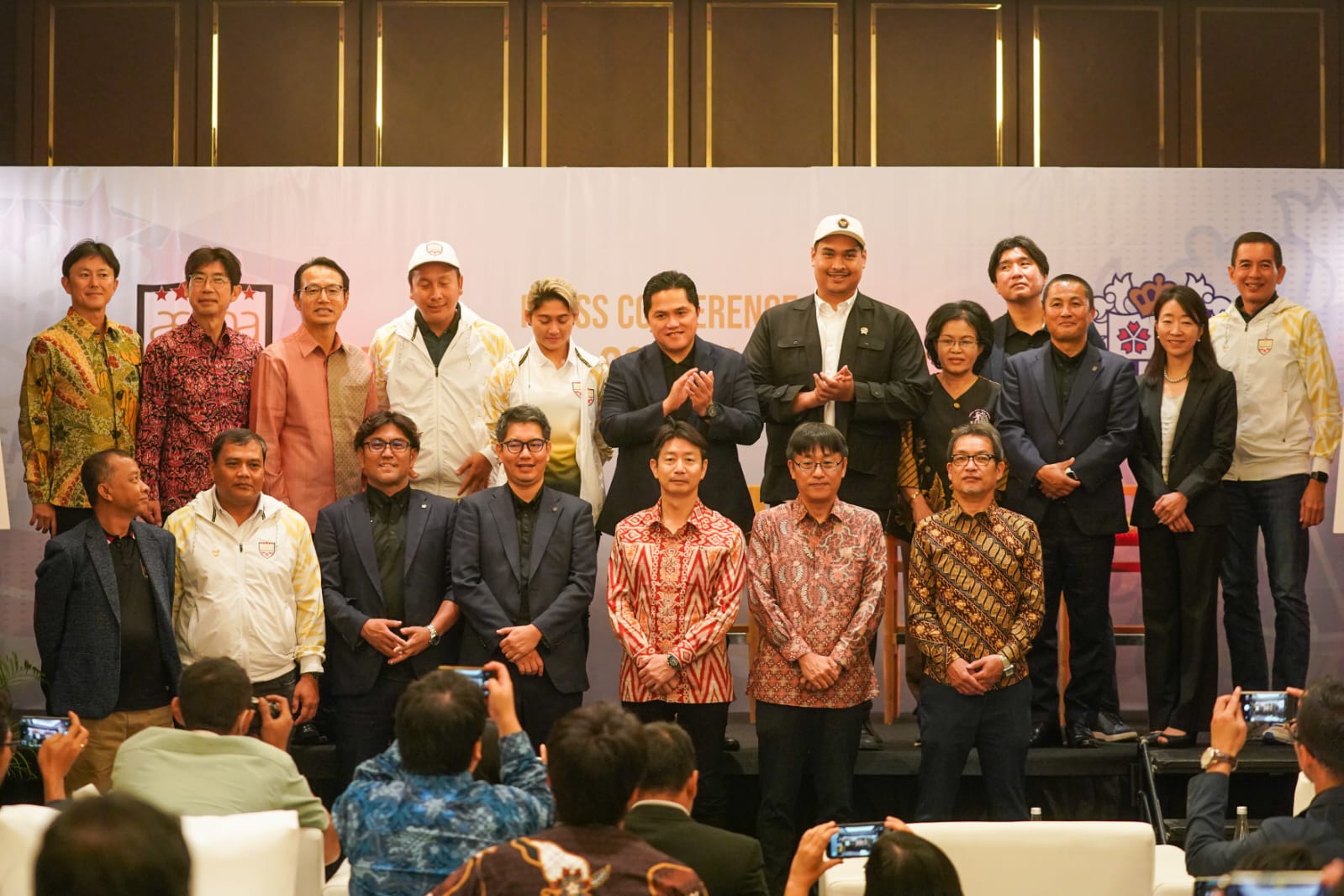 Menteri Pemuda dan Olahraga Republik Indonesia (Menpora RI) Dito Ariotedjo, menyampaikan apresiasinya atas terselenggaranya penandatanganan MoU kerjasama pengembangan sepak bola antara Asiana Soccer School (Indonesia) dengan Cerezo Osaka FC (Jepang). (fot