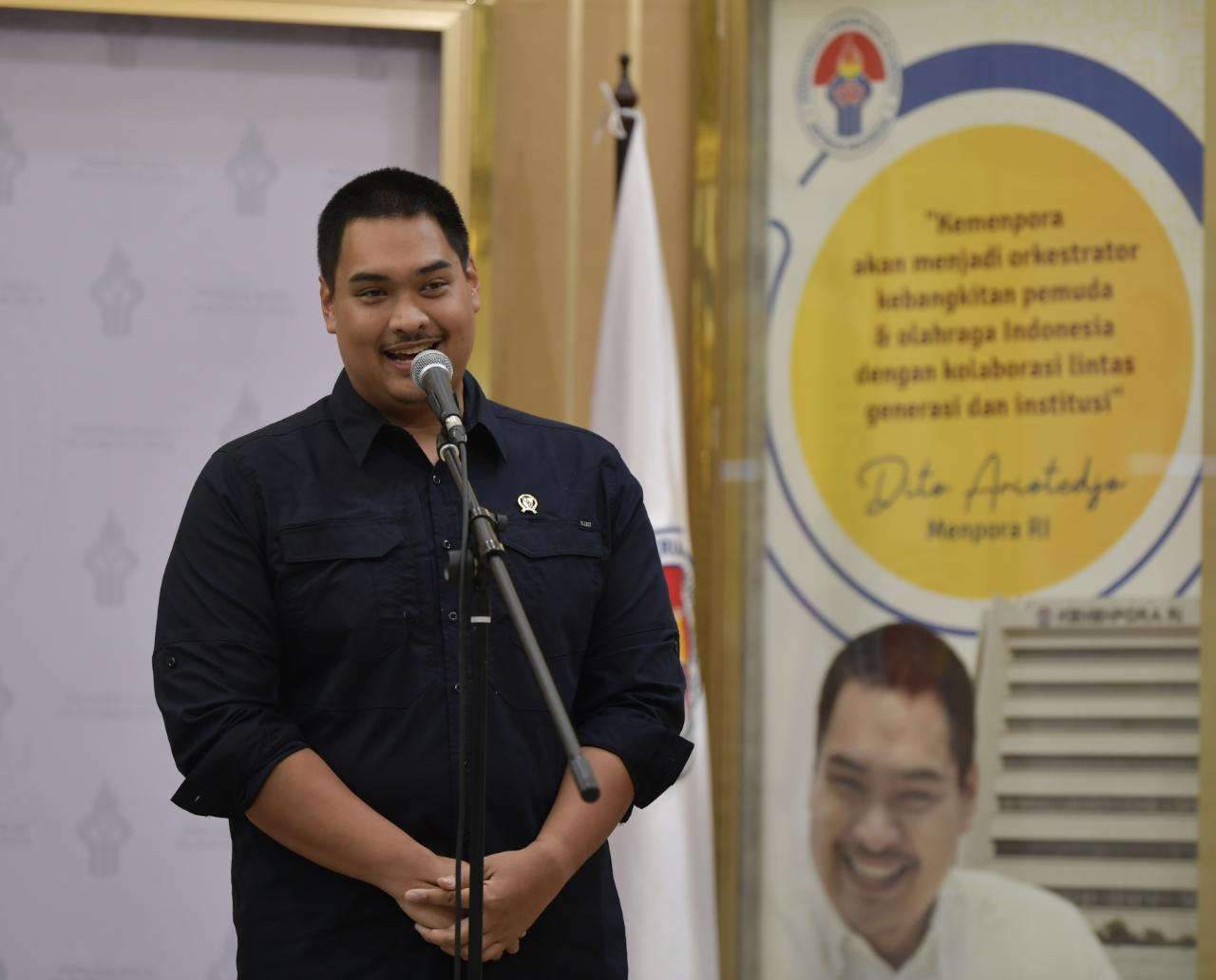 Menteri Pemuda dan Olahraga Republik Indonesia (Menpora RI) Dito Arioetdjo baru saja melantik 27 atlet berprestasi menjadi Pegawai Negeri Sipil (PNS) Kemenpora. Dirinya berharap, atlet tersebut bisa menjadi influencer untuk kemajuan pemuda dan olahraga In