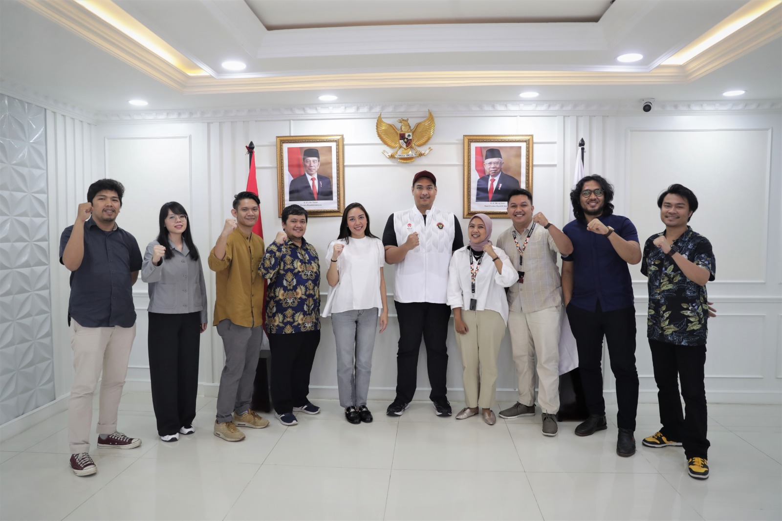 Menteri Pemuda dan Olahraga Republik Indonesia (Menpora RI) Dito Ariotedjo menerima kunjungan wirausaha sosial yang terdiri dari Menjadi Manusia, Able Indonesi, dan Genre Indonesia di Kemenpora, Jakarta, Rabu (12/7). Adapun pertemuan ini membahas tentang 