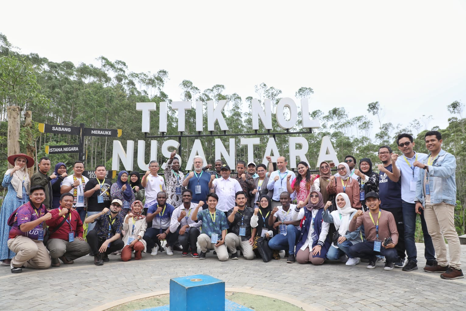 Para delegasi peserta Organization Islamic Cooperation Cultural Activity (OIC-CA) 2023, berkesempatan mengunjungi Titik Nol Nusantara, Ibu Kota Negara (IKN). Pada kunjungan ini para delegasi OIC CA 2023 melakukan penanaman pohon dan doakan pembangunan IK