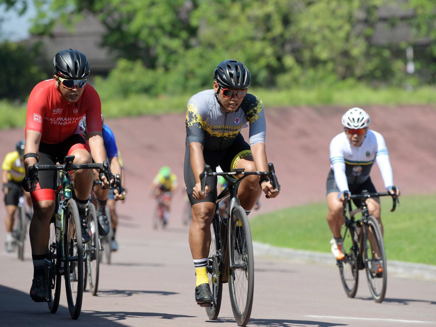 Tim balap sepeda Kemenpora meraih hasil positif di Pekan Olahraga Nasional (PORNAS) XVI Korps Pegawai Republik Indonesia (KORPRI) 2023. Diajang tersebut, balap sepeda Kemenpora mendapatkan satu emas dan satu perak. (foto:raiky/kemenpora.go.id)