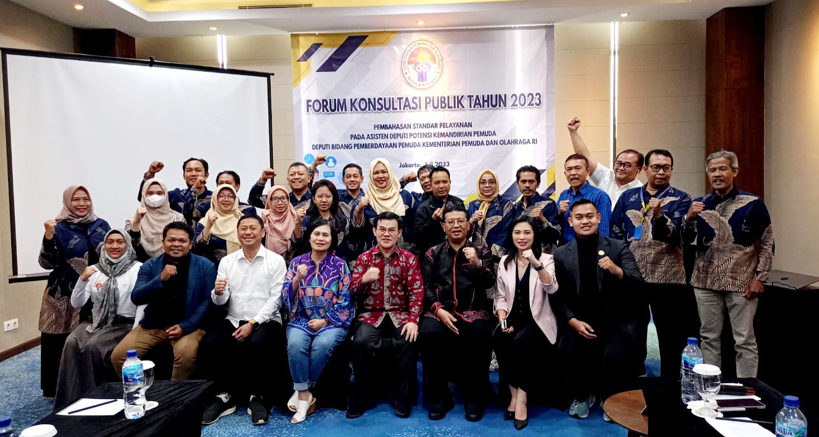 Plt Deputi Bidang Pemberdayaan Pemuda membuka kegiatan Forum Konsultasi Publik Tahun 2023 di Hotel Veranda, Jakarta Selatan, Rabu (26/7). Kegiatan ini menjadi pertukaran opini secara partisipatif antara penyelenggara layanan publik untuk membahas berbagai