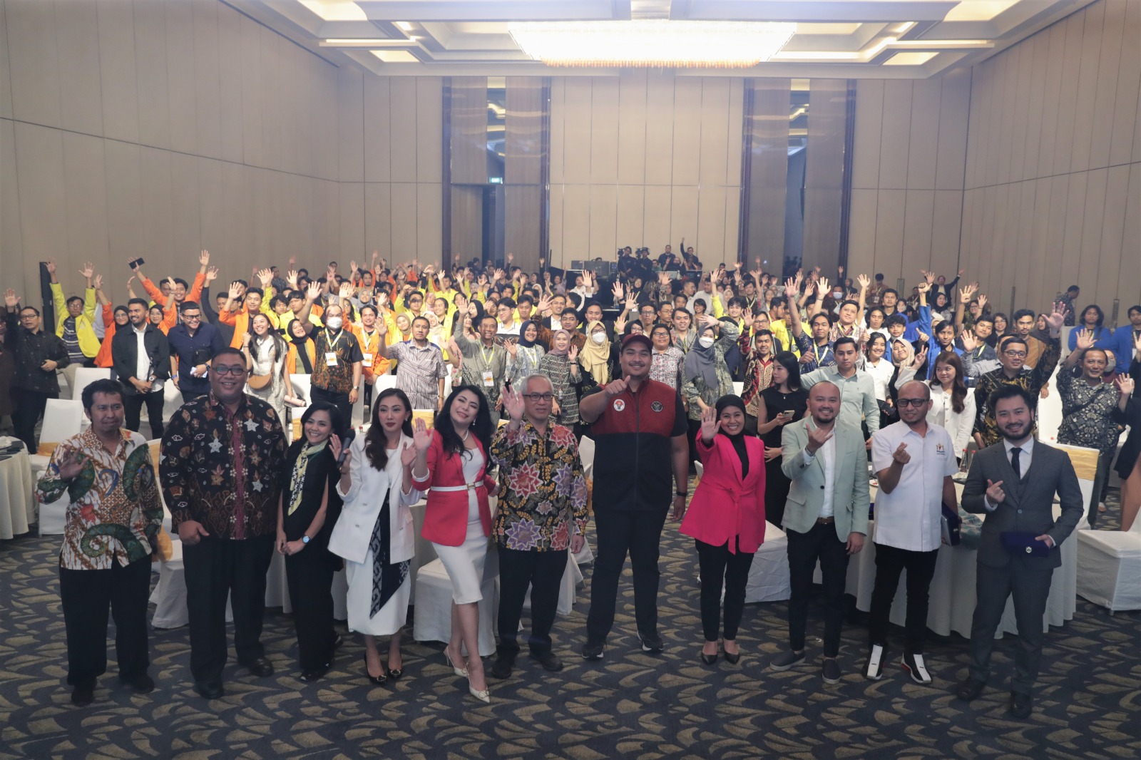 Menteri Pemuda dan Olahraga Republik Indonesia (Menpora RI) Dito Ariotedjo, hadir sekaligus memberikan semangat pada acara diskusi Sewindu Proyek Strategis Nasional (PSN). Menpora menilai, pembangunan di PSN juga berkaitan dengan pembangunan di sektor kep