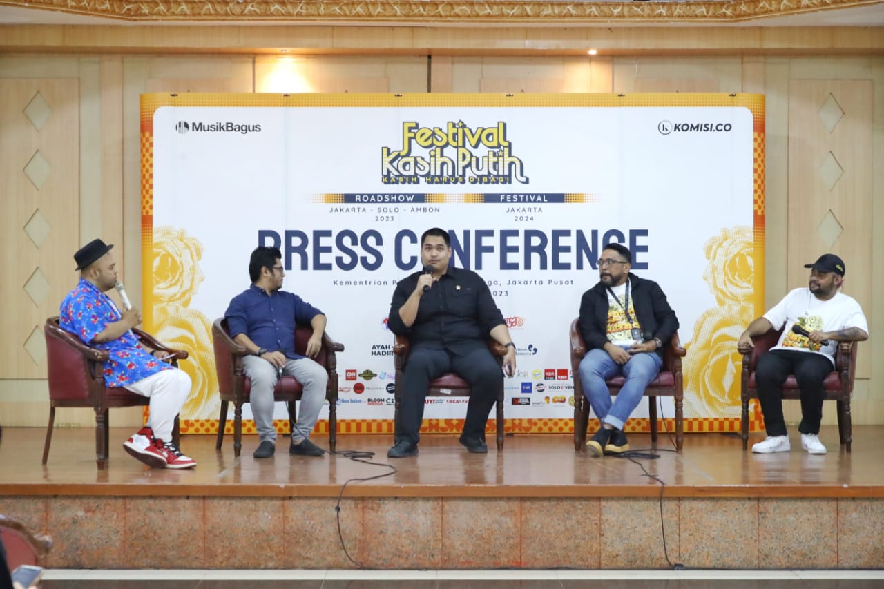 Menteri Pemuda dan Olahraga Republik Indonesia (Menpora RI) Dito Ariotedjo mengapresiasi gelaran Festival Kasih Putih yang dinisiasi Komisi.co dan juga Musik Bagus. Kegiatan ini sebagai salah satu bentuk kontribusi kepedulian yang berbasis kolaborasi anak