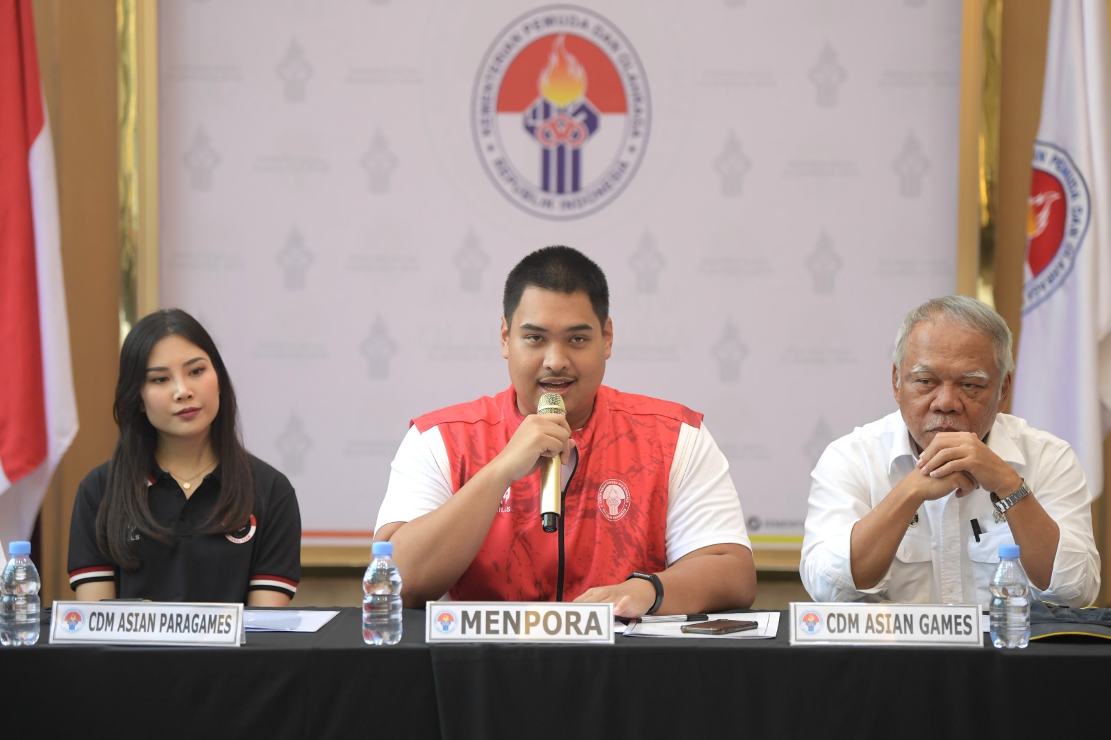  Menteri Pemuda dan Olahraga Republik Indonesia (Menpora) RI Dito Ariotedjo menyampaikan alasan dibalik penunjukan Menteri Pekerjaan Umum dan Perumahan Rakyat (PUPR) Basuki Hadimuljono sebagai  Chef de Mission (CdM) Asian Games 2023 Hangzhou dan Angela Ta