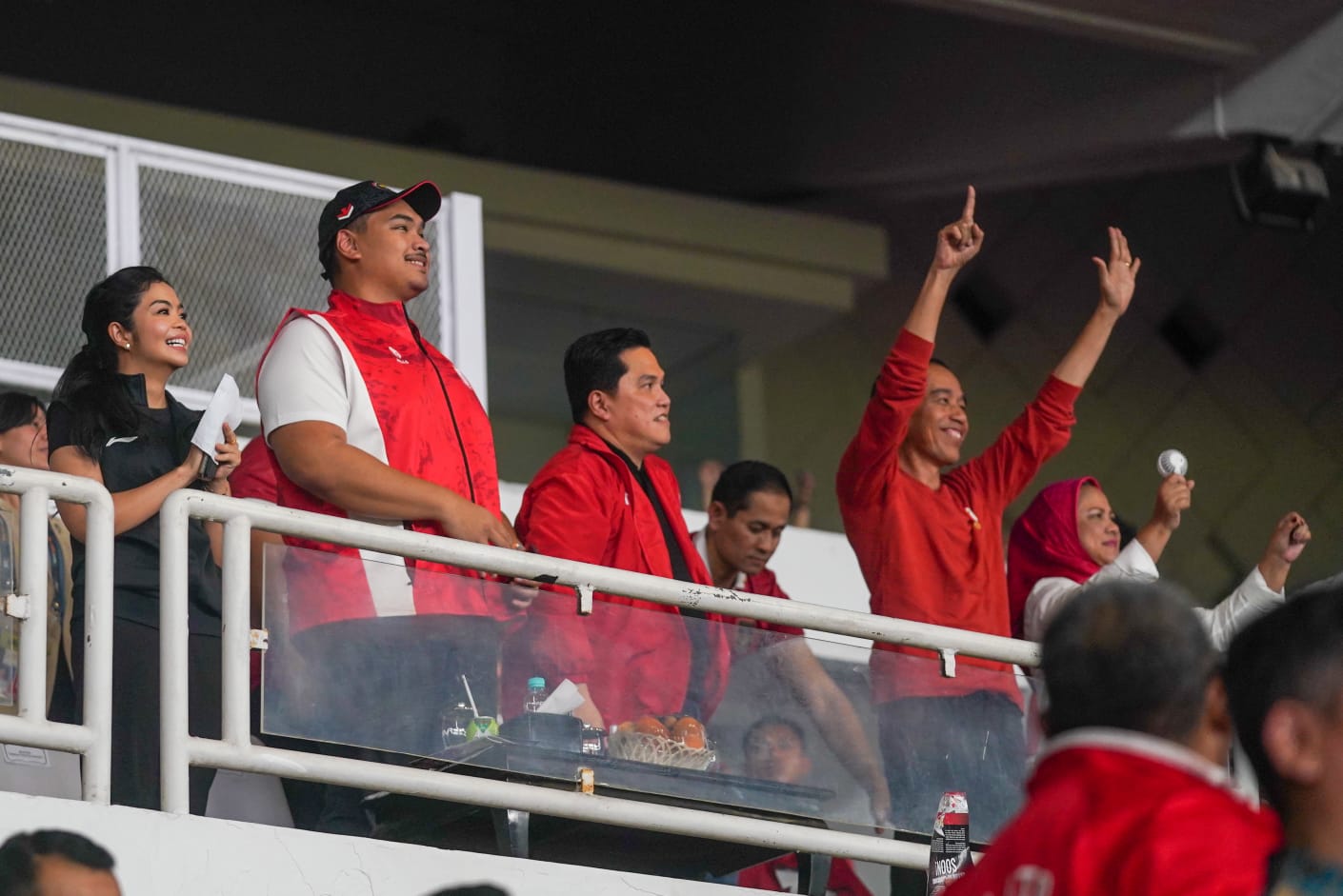 Menteri Pemuda dan Olahraga Republik Indonesia (Menpora RI) Dito Ariotedjo ikut mendampingi Presiden Joko Widodo menyaksikan kemenangan Timnas Sepak Bola Indonesia 6-0 atas timnas Brunei Darussalam pada babak pertama Kualifikasi Piala Dunia 2026, di Stadi