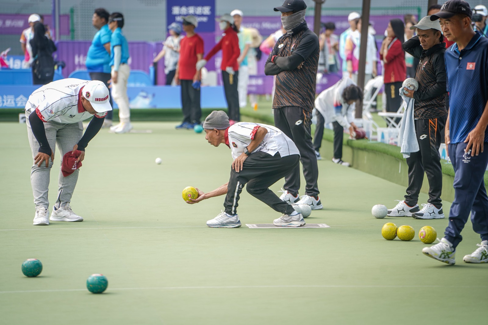 Indonesia kembali mendapat tambahan medali emas di Asian Para Games (AiPG) Hangzhou 2022). Kali ini  emas diperoleh dari Kacung yang berlaga di lawn-bowls nomor tunggal putra B2. Kacung mengalahkan wakil Malaysia, Muhamad Ayub, di Hangzhou Wenhui School L