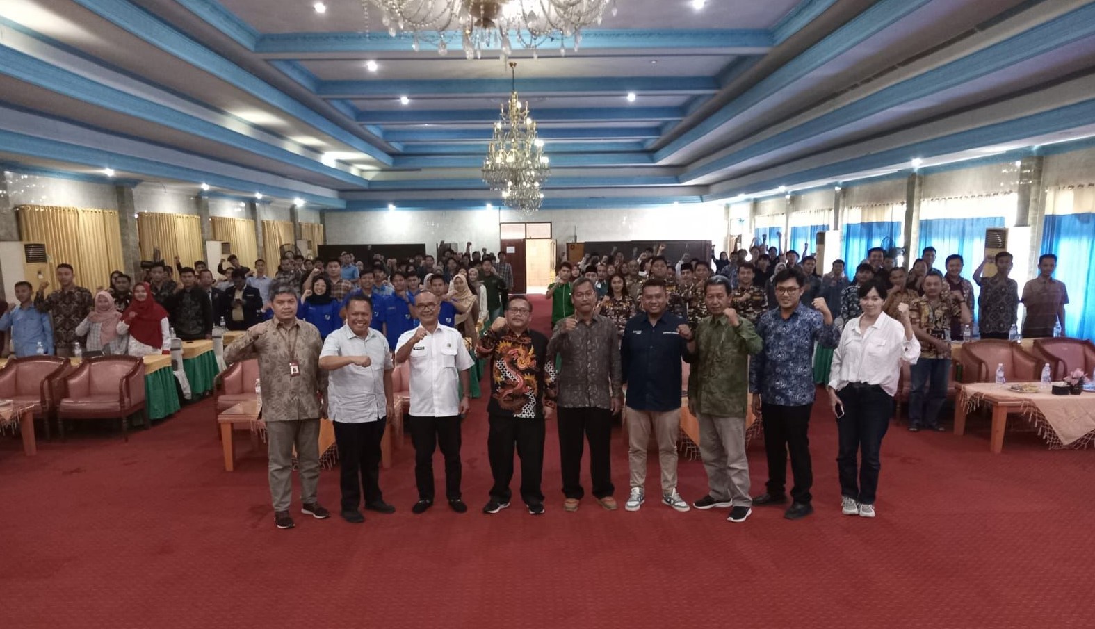 Sekretaris Deputi Bidang Pengembanga Pemuda, Edi Nurinda Susila membuka Kegiatan Penumbuhan Minat Wirausaha Pemuda di Lampung, Kamis (2/11). Edi mengajak agar anak muda Lampung untuk bersama memajukan Indonesia dengan menjadi wirausaha muda.(foto:istimewa