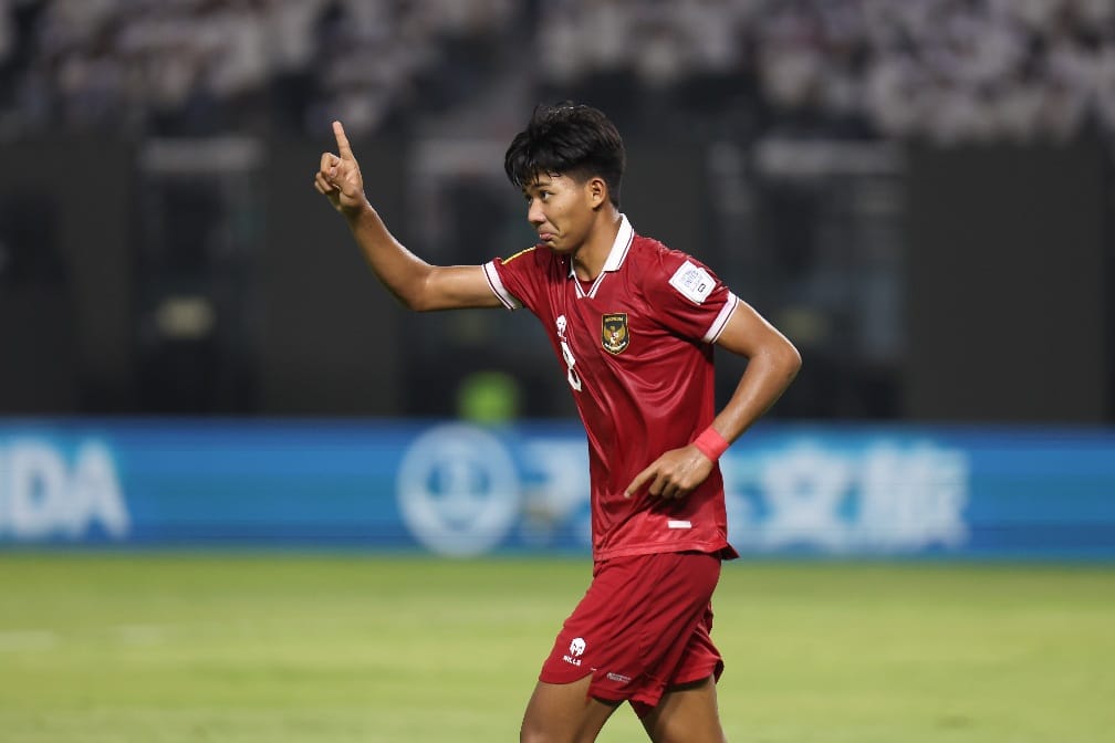 Timnas Indonesia mengawali laga perdana di Piala Dunia U-17 dengan hasil gemilang. Tim asuhan Bima Sakti itu sukses menahan raksasa Amerika Latin Ekuador 1-1 pada laga pembuka grup A Piala Dunia U-17 di Stadion Gelora Bung Tomo, Jumat (10/11) malam.(foto: