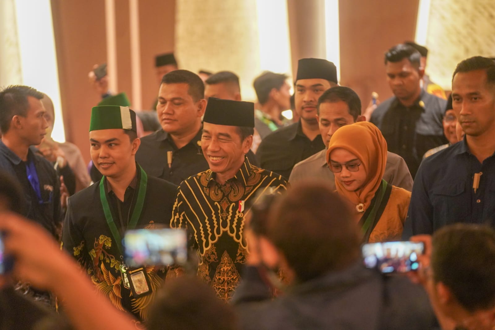 Menteri Pemuda dan Olahraga Republik Indonesia (Menpora RI) Dito Ariotedjo menghadiri pembukaan Kongres XXXII Himpunan Mahasiswa Islam (HMI) dan Musyawarah Nasional (Munas) XXV Kohati di ballroom Qubu Resort, Kabupaten Kubu Raya, Kalimantan Barat (Kalbar)