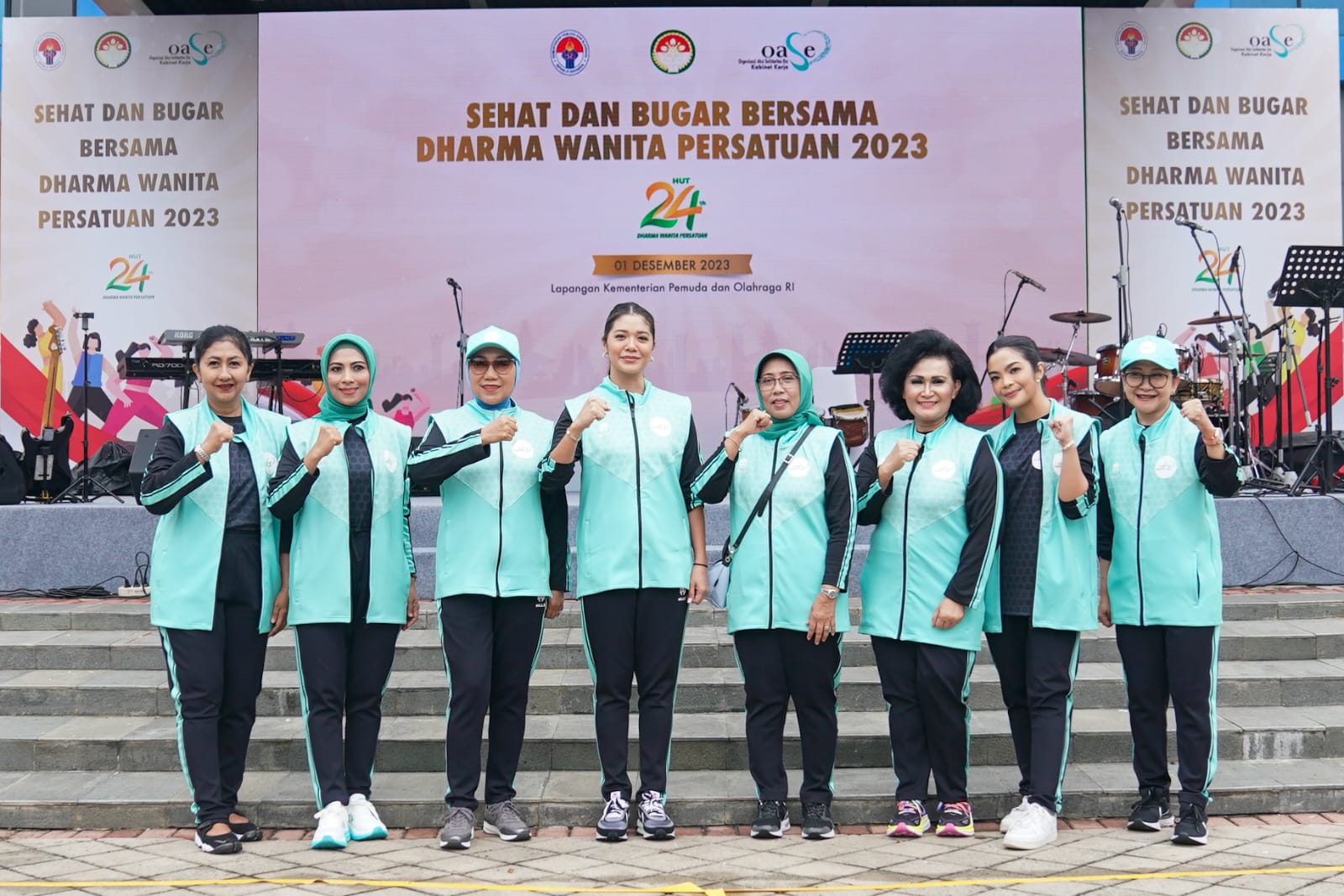 Dharma Wanita Persatuan (DWP) Pusat mengapresiasi Kementerian Pemuda dan Olahraga Republik Indonesia (Kemenpora RI) yang telah memfasilitasi digelarnya Lomba Senam Kesegaran Jasmani (SKJ) Massal, Jumat (1/12) pagi. Lomba yang diikuti 210 peserta di halama
