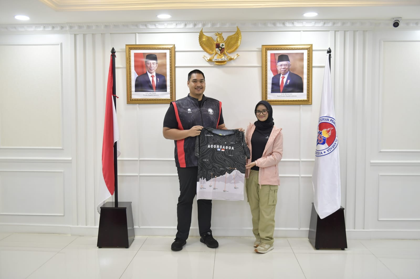 Menteri Pemuda dan Olahraga Republik Indonesia (Menpora RI) Dito Ariotedjo, menerima audiensi pendaki muda Khansa Syahlaa. Menpora Dito mendukung Khansa yang akan mengibarkan Merah Putih pada ekspedisi Seven Summit of The World ke Puncak Gunung Aconcagua,
