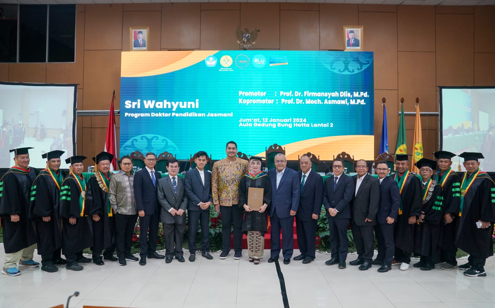 Menteri Pemuda dan Olahraga Republik Indonesia (Menpora RI) Dito Ariotedjo menghadiri Ujian Terbuka Promosi Doktor atas Kepala Biro (Karo) Perencanaan dan Keuangan Kemenpora Sri Wahyuni oleh Universitas Negeri Jakarta (UNJ) di Aula Bung Hatta, Lantai 2 Ge