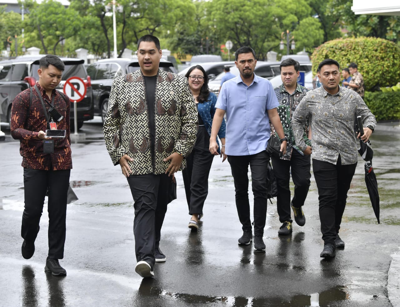 Menteri Pemuda dan Olahraga Republik Indonesia (Menpora RI) Dito Ariotedjo, hari Jumat (22/3) siang, menghadiri Penyerahan Surat Pemberitahuan (SPT) Tahunan Pajak Tahun 2023 oleh Presiden Joko Widodo dan Wakil Presiden di Istana Negara, Jakarta. (foto:bag
